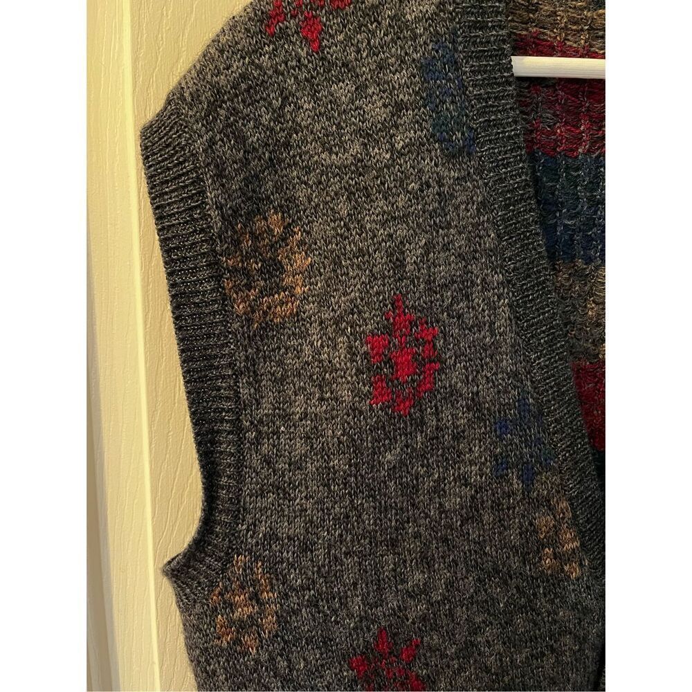 Tricots St. Raphael 100% Virgin Wool Gray Print Vest sz XL EUC - Picture 2 of 7